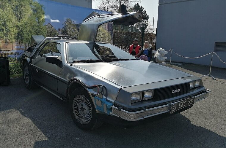1981 DeLorean DMC-12 (1981–1983)