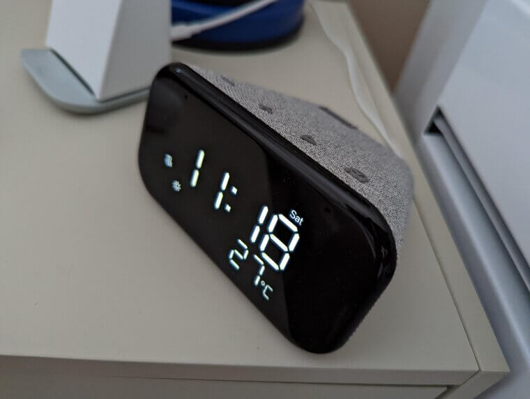 Simple Digital Clock With Day and Date