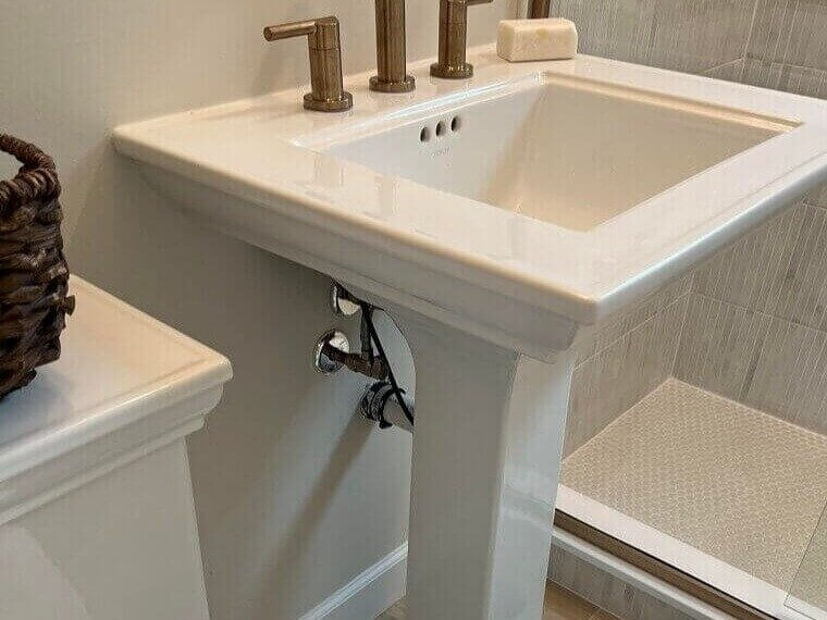 Pedestal Sinks: Style Over Storage