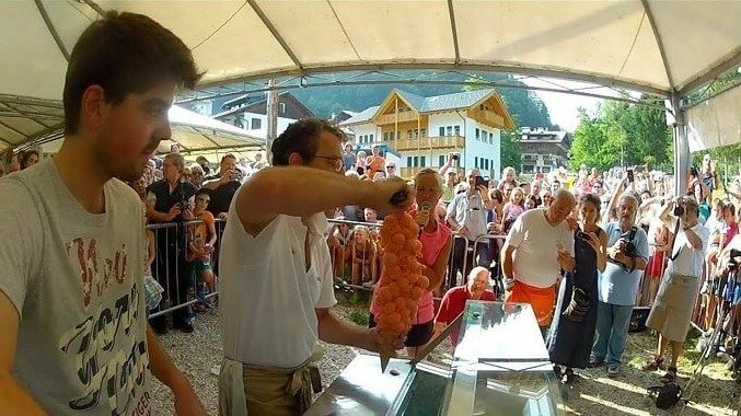 This Record-Breaker Piled 125 Ice Cream Scoops Onto One Cone