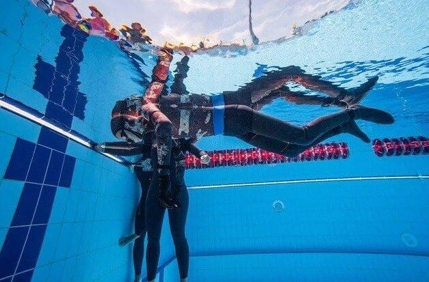 He Held His Breath Underwater for 24 Minutes