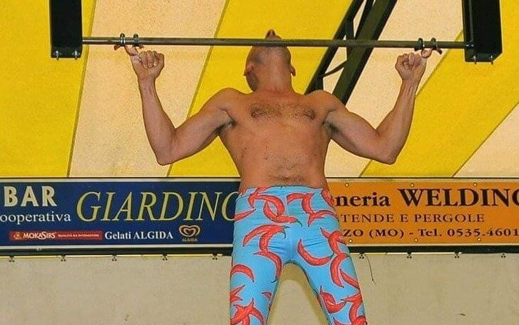 Tazio Gavioli Did 36 Pull Ups Using Only His Pinkies