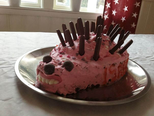 Gâteau d'anniversaire qui a mal tourné