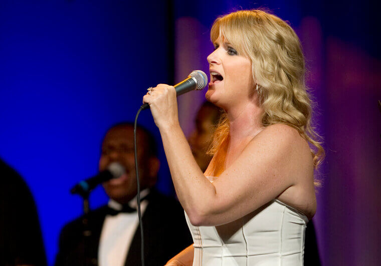 Trisha Yearwood's "She's in Love" Mocks Overprotective Parental Rules