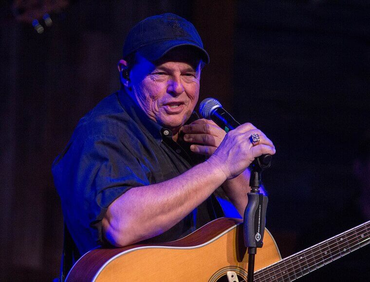 Sammy Kershaw's "She Don't Know She's Beautiful" Honors True Authenticity