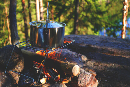 Semplici trucchi da campeggio per rendere ogni viaggio divertente e piacevole