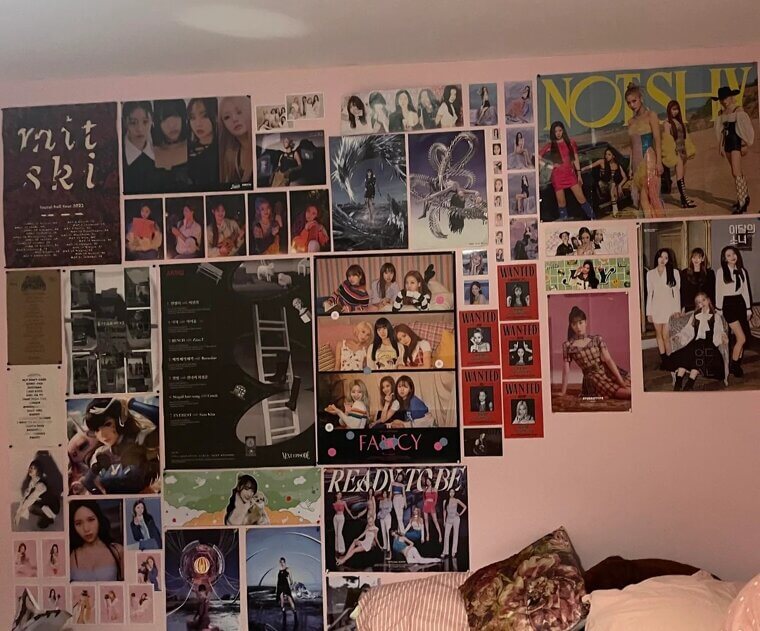 Poster, Poster On the Wall