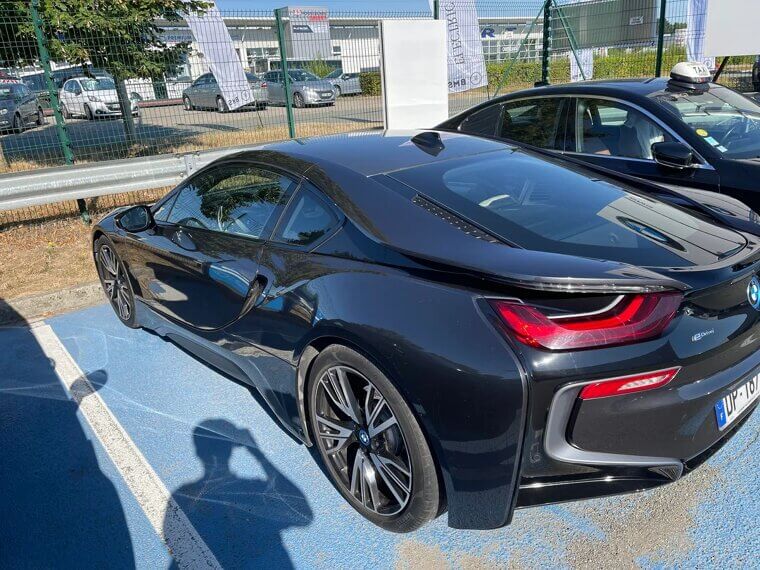 BMW I8