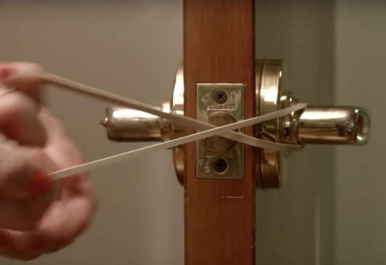 ​Use Rubber Bands To Prevent Doors From Shutting