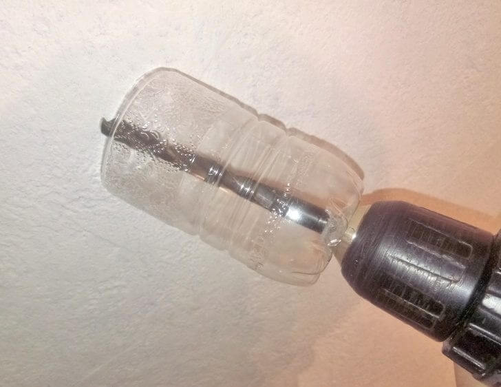 Usa Una Botella Plástica Para Evitar Un desastre Luego De Perforar