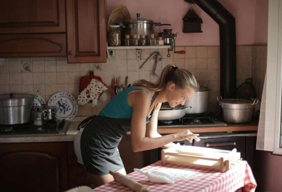 The "Kitchen Cabinet" Apothecary: Surprising Household Uses for Common Pantry Staples