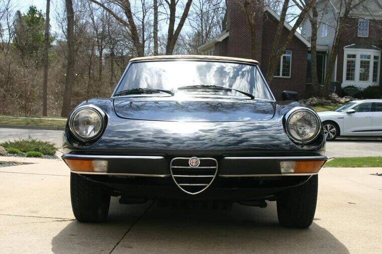 1976 Alfa Romeo 2000 Spider Veloce (S2)