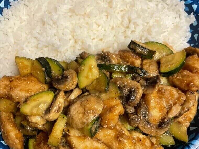 Crispy Chicken With Zucchini and Shallots