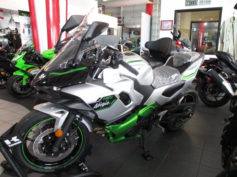 2024 Kawasaki NINJA 7 HYBRID