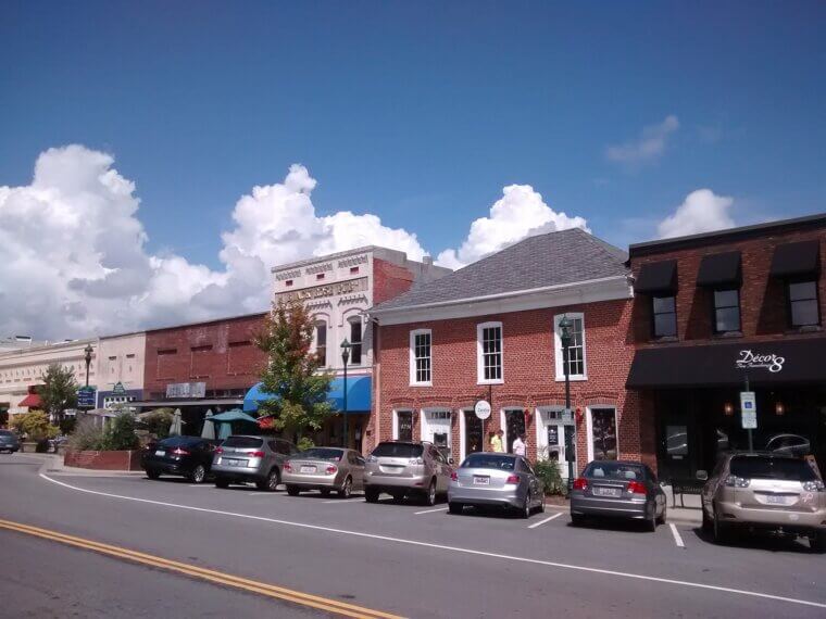 Hendersonville, North Carolina's Apple Country Retirement