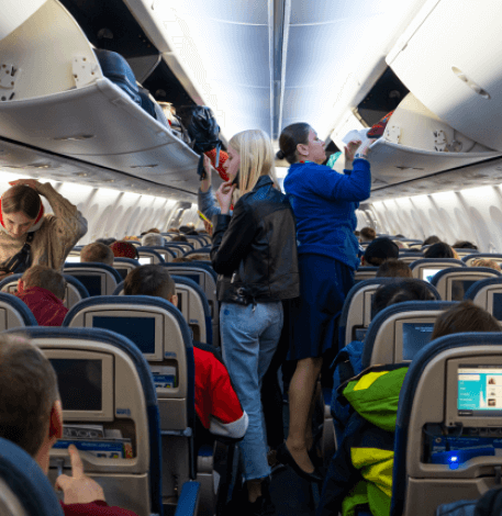 Doświadczeni lotnicy dzielą się wskazówkami, jak bez wysiłku podróżować samolotem