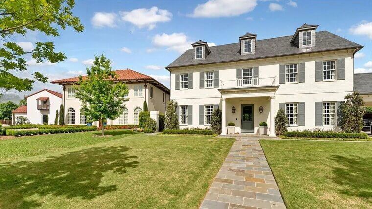 Pro #6: Curb Appeal Is Consistent