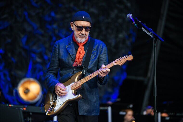 Pete Townshend Plays Windmill Chords and Leads Spectacular Projects With The Who