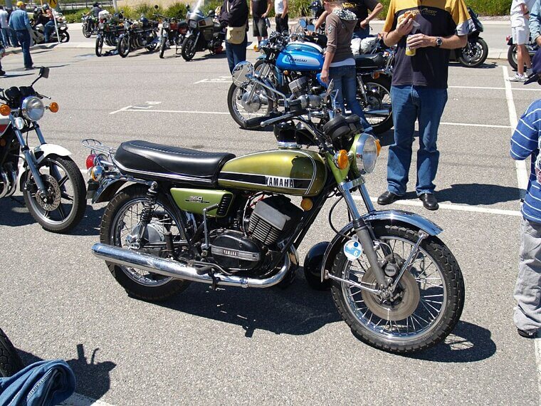Yamaha RD350 (1973)