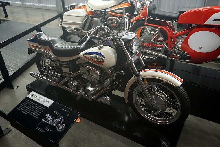 Harley-Davidson FX Super Glide (1971)