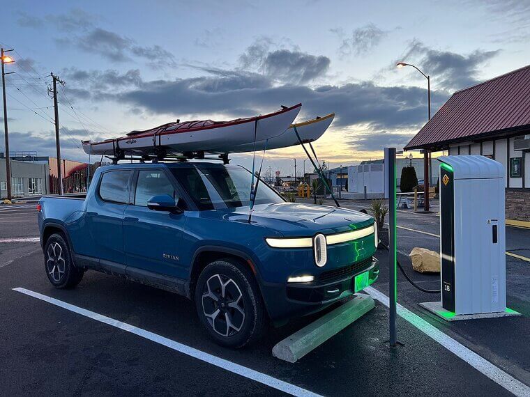 Rivian R1T (2022–Present)