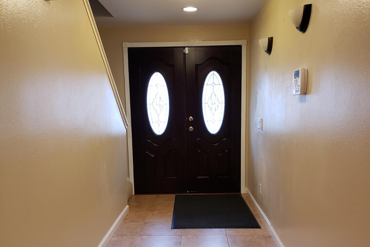 Decluttered Entryway