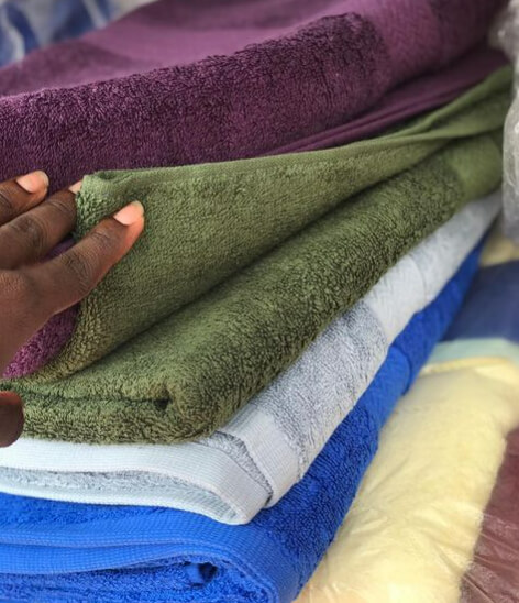 Rangement des serviettes dans la salle de bains