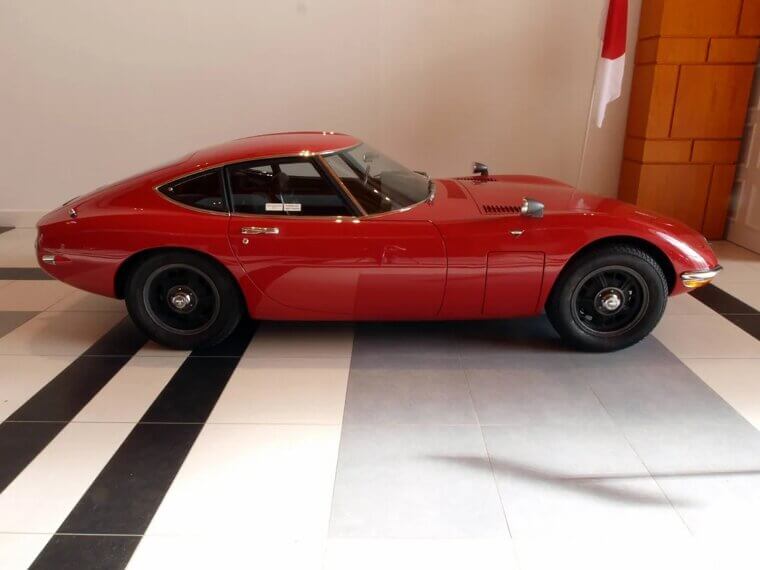 Toyota 2000GT