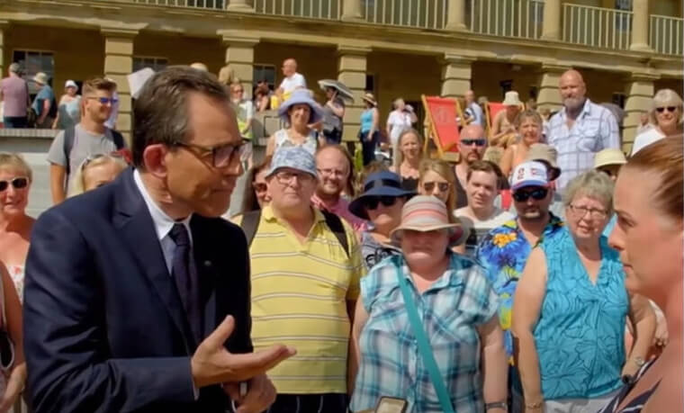 Weiter mit dem Rest der Brosche