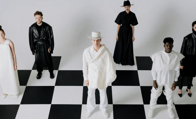 How Models Communicate Through Poise and Presence