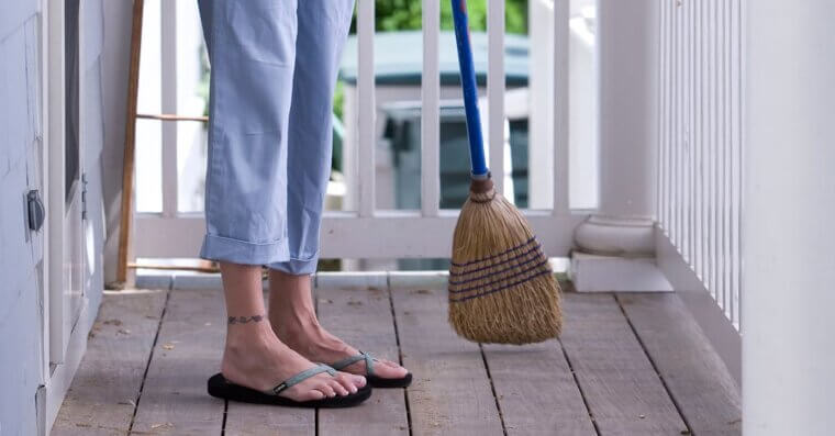Sweep Porches and Entryways