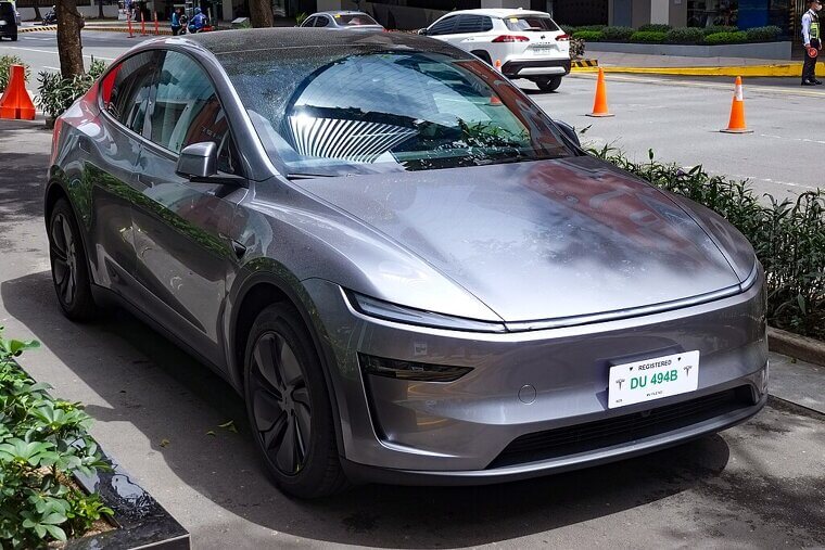 Tesla Model Y RWD (2025)