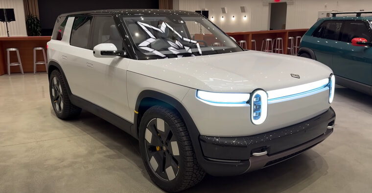 Rivian R2 (2025)