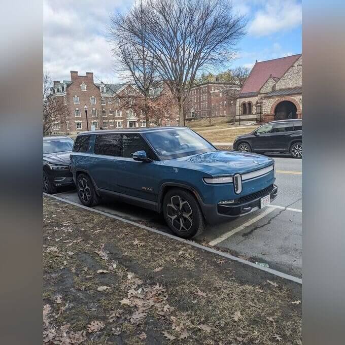 Rivian R1S's Expensive Parts Availability Problem