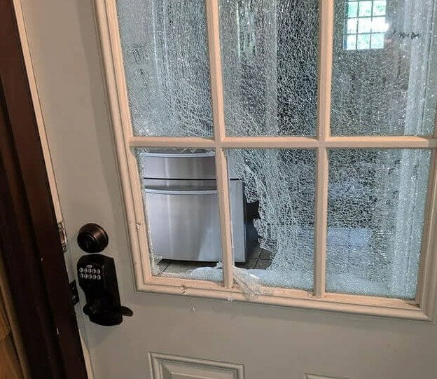 Wait Until You're Back From Vacation to Post Photos