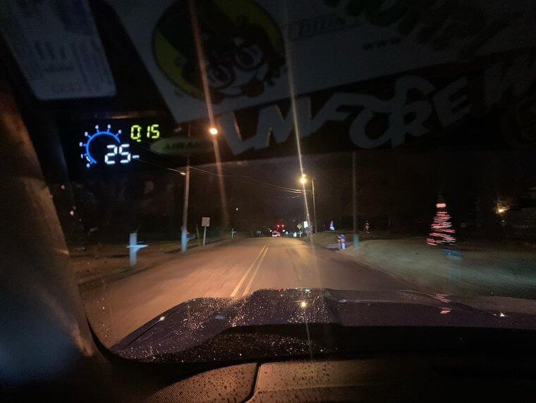 Heads Up Display позволяет не отвлекаться от дороги