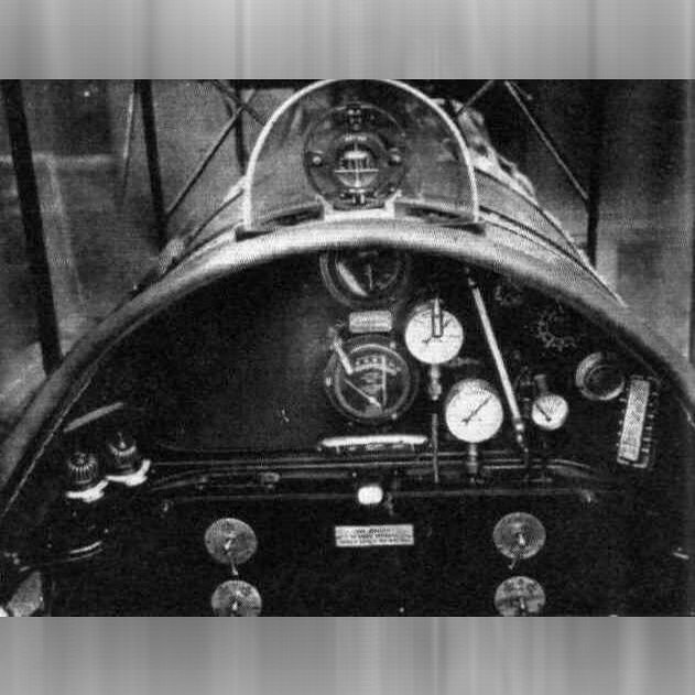 A csapat eléri a pilótafülkét