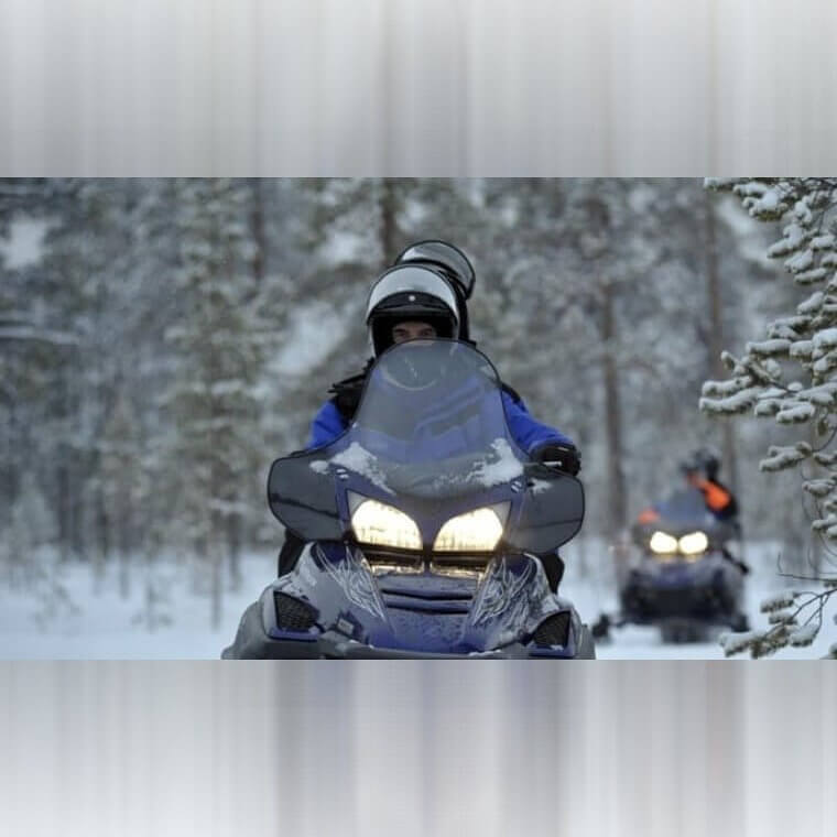 Valamit kiszúrni a helyszínre vezető úton