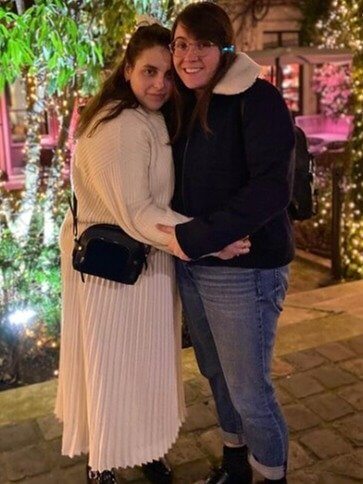 Beanie Feldstein e Bonnie Chance Roberts