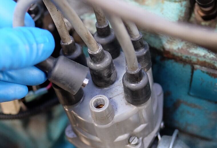 Replacing the Distributor Cap and Rotor