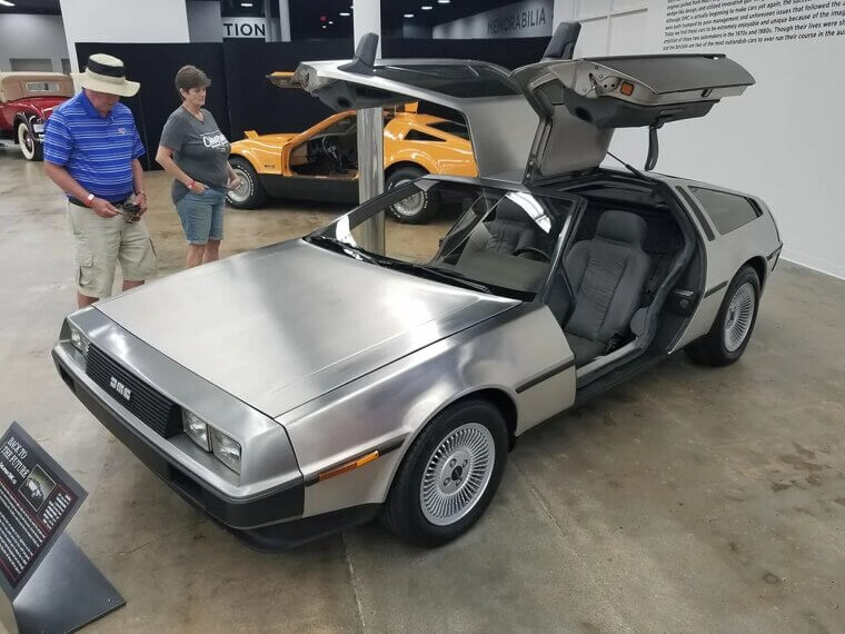 DeLorean DMC-12