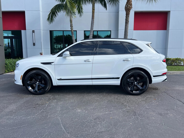 2021 Bentley Bentayga V8: $127,900
