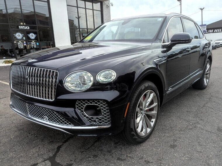 2023 Bentley Bentayga EWB Azure AWD: $209,998
