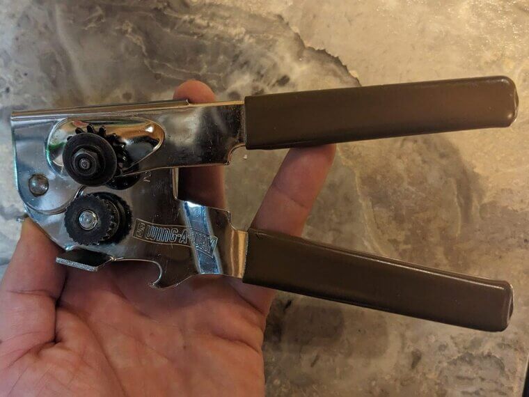 The Handy Manual Can Opener
