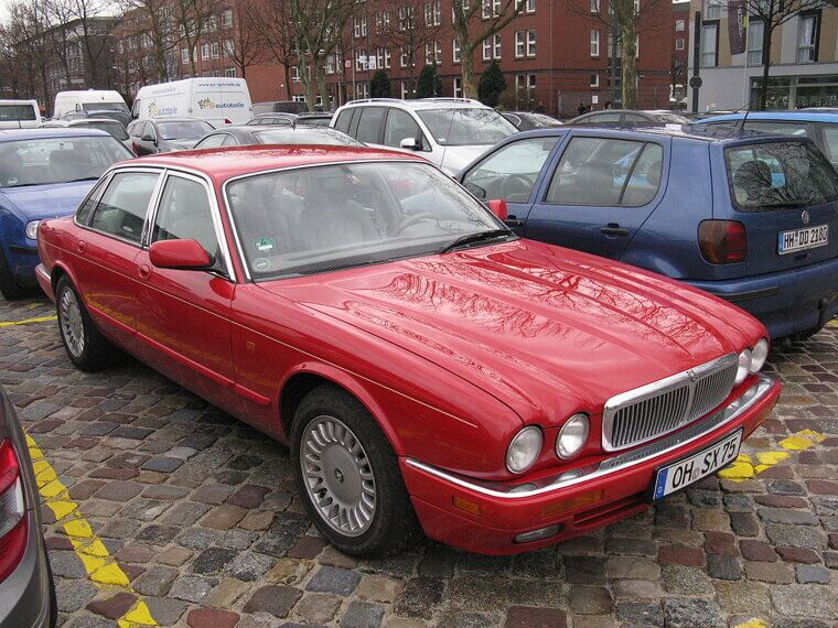 Jaguar XJ12 (1972–1997)