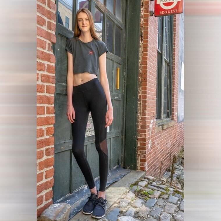 Maci Currin — 6'10'' (2. 08 M)