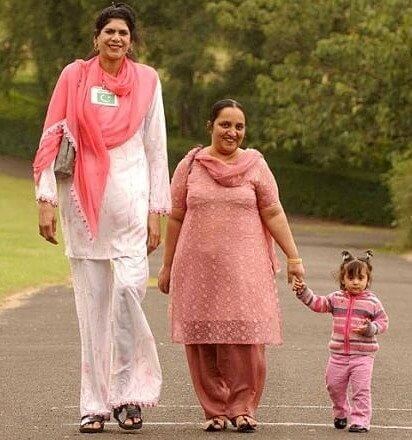 Zainab Bibi — 7'2'' (2. 18 M)