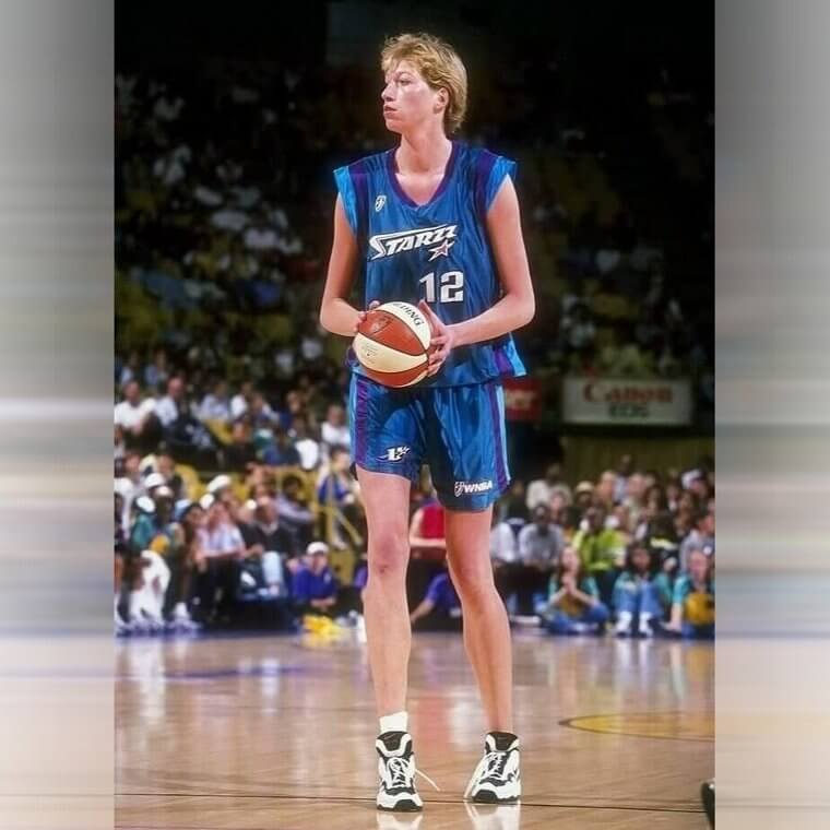 Margo Dydek — 7'2'' (2. 18 M)