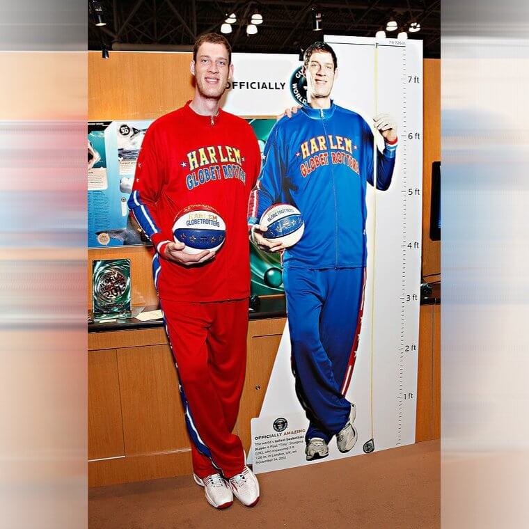 Paul Sturgess — 7'7'' (2. 31 M)