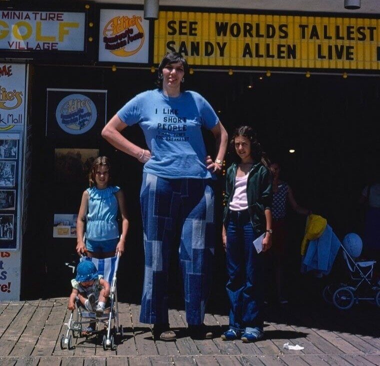 Sandy Allen — 7'7'' (2. 31 M)